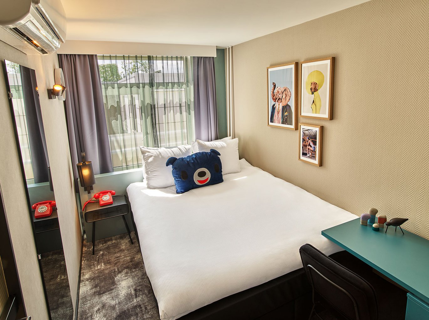 EH---THE-ED-HOTEL-AMSTERDAM---SMALL-DOUBLE---1.jpg