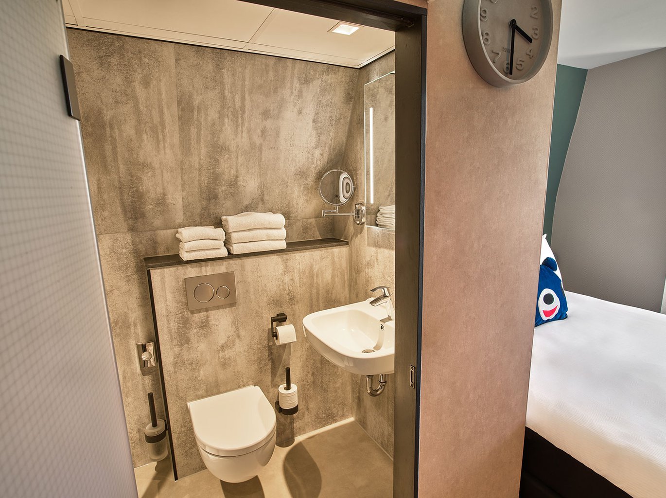 EH---THE-ED-HOTEL-AMSTERDAM---TRIPLE---BADKAMER---1.jpg