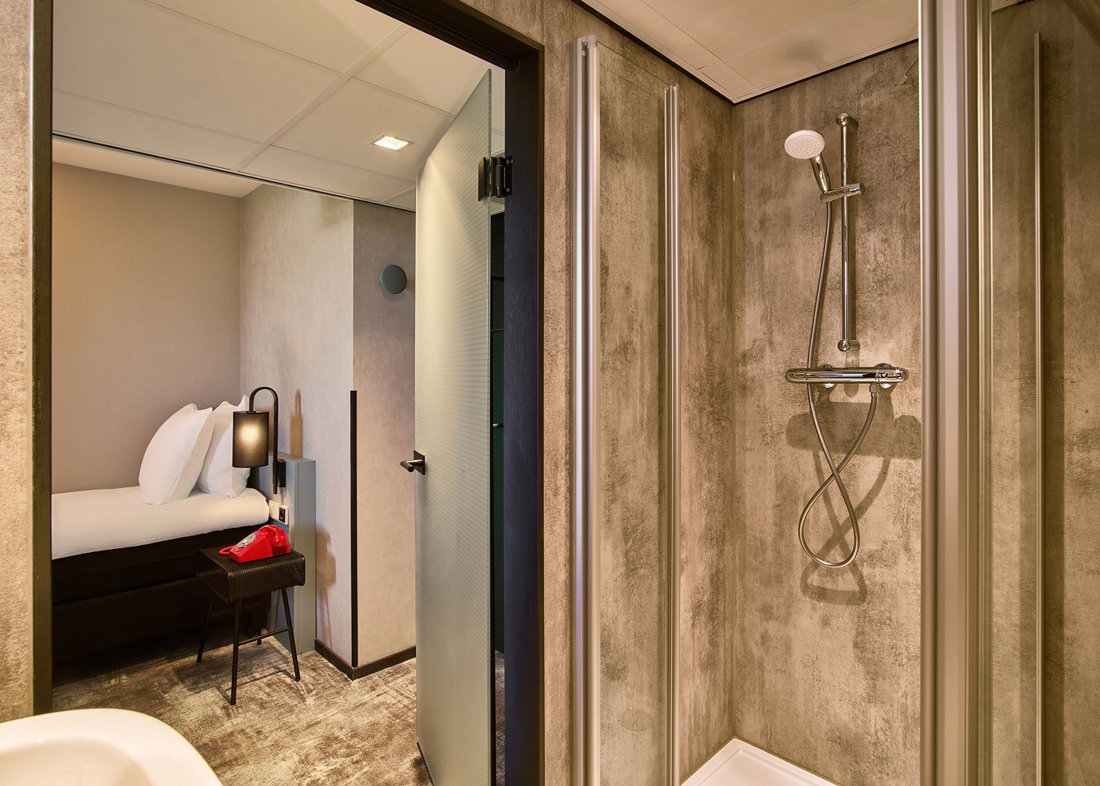 EH---THE-ED-HOTEL-AMSTERDAM---TRIPLE---BADKAMER---2.jpg